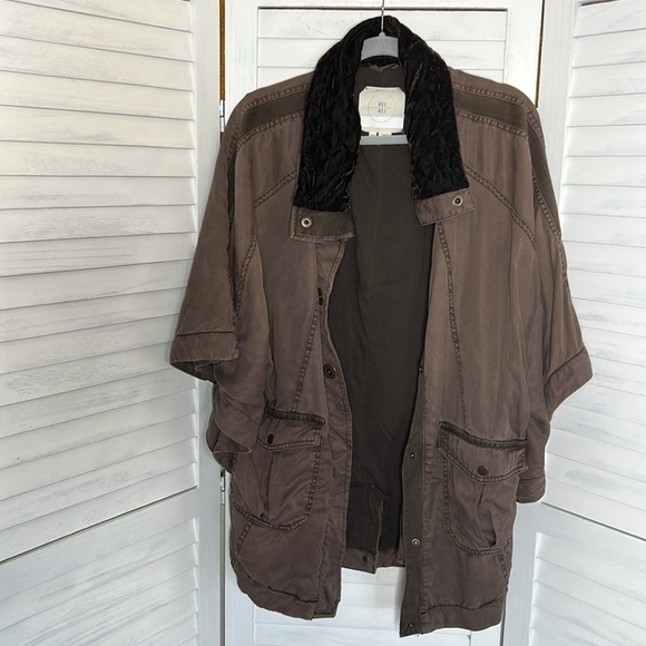 ANTHROPOLOGIE l Hei Hei Taupe Brown Todra Crushed Velvet Neck Lined Cape M/L - Picture 2 of 14